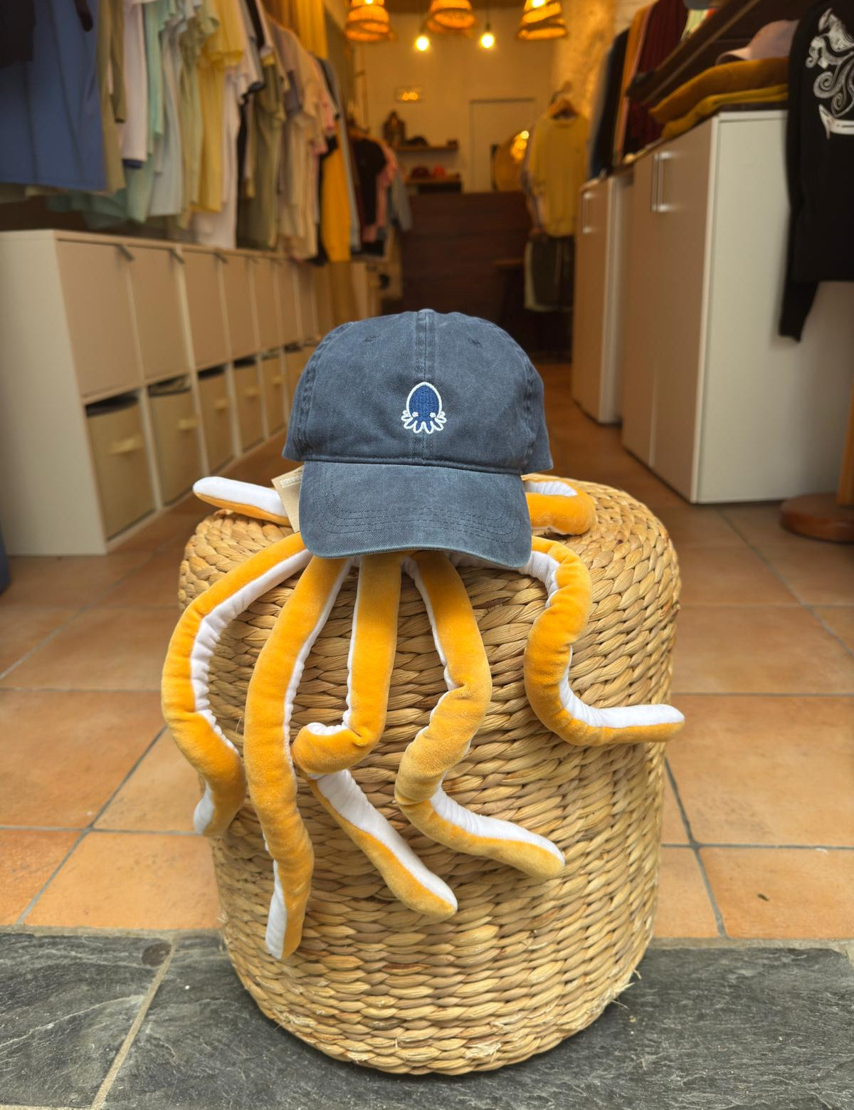 Gorra Azul Marino Oktop logo bordado algodón orgánico Cadaqués